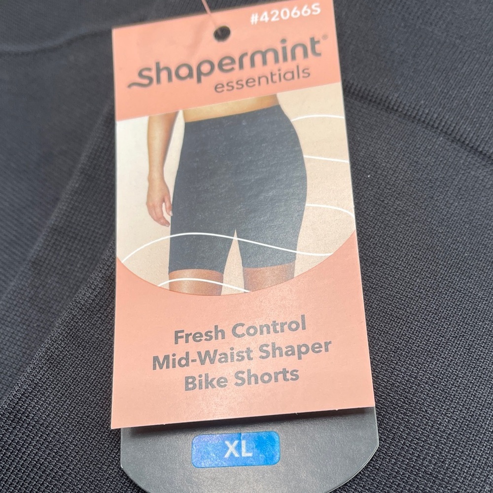 Shapermint Essentials women’s biker shaper shorts - Picture 2 of 4